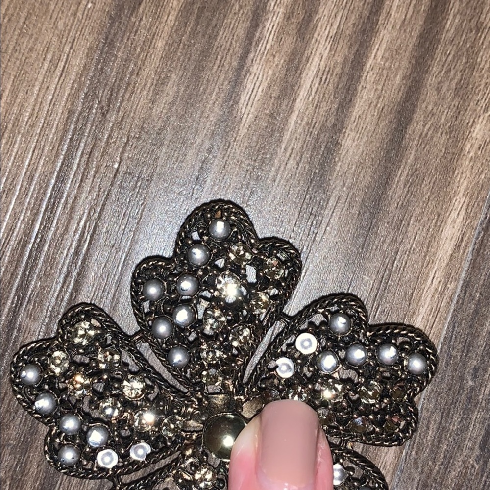 Flower Brooch - Picture 5 of 5